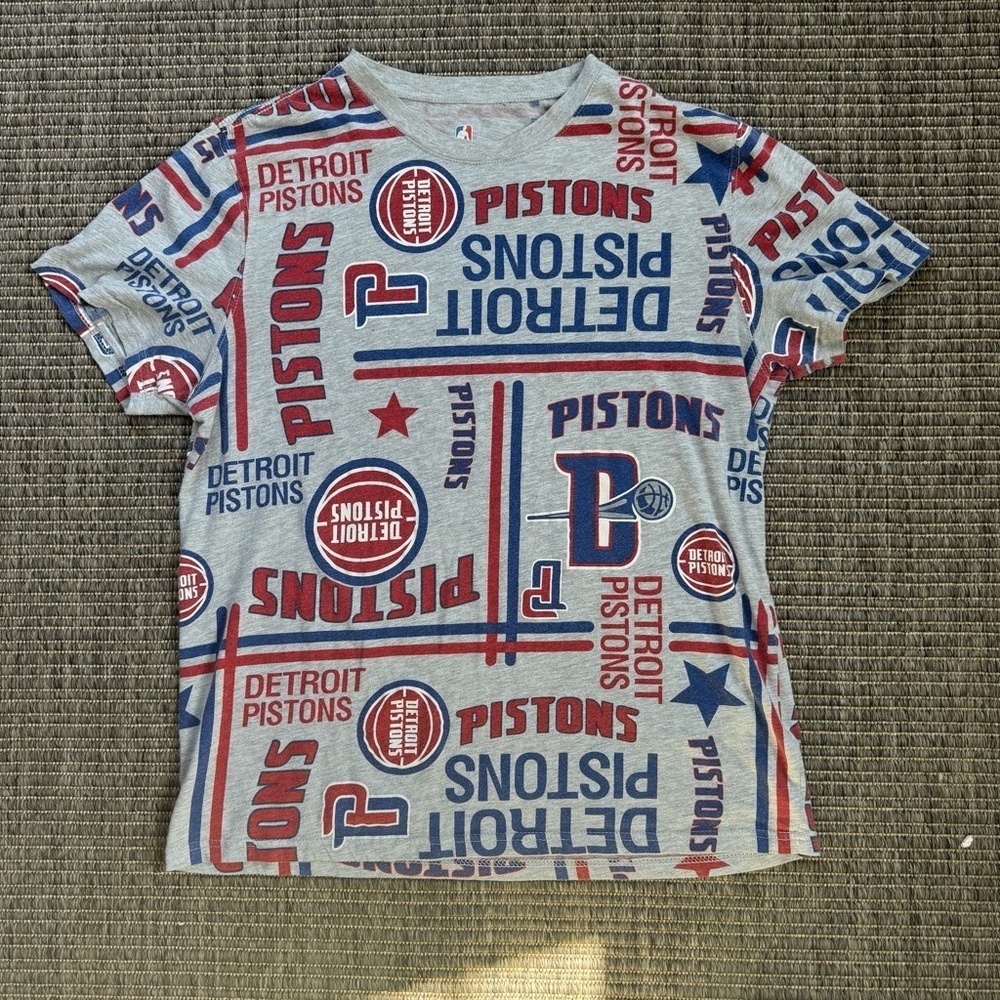 NBA Gray and Red Short Sleeve Tee